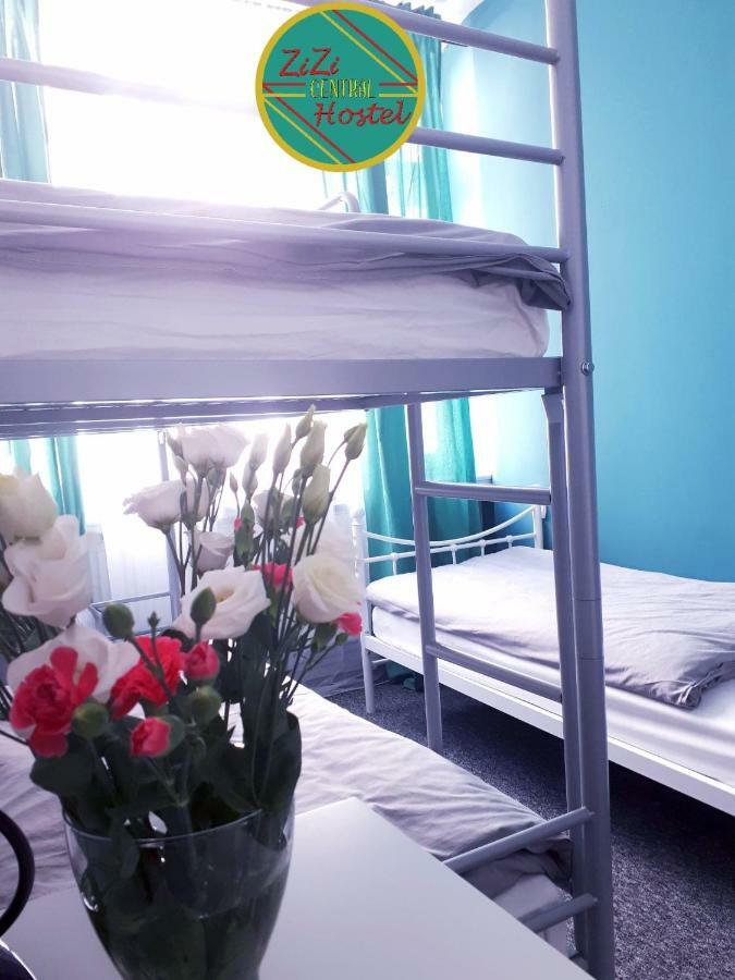 Zizi Central Hostel Varsavia Esterno foto