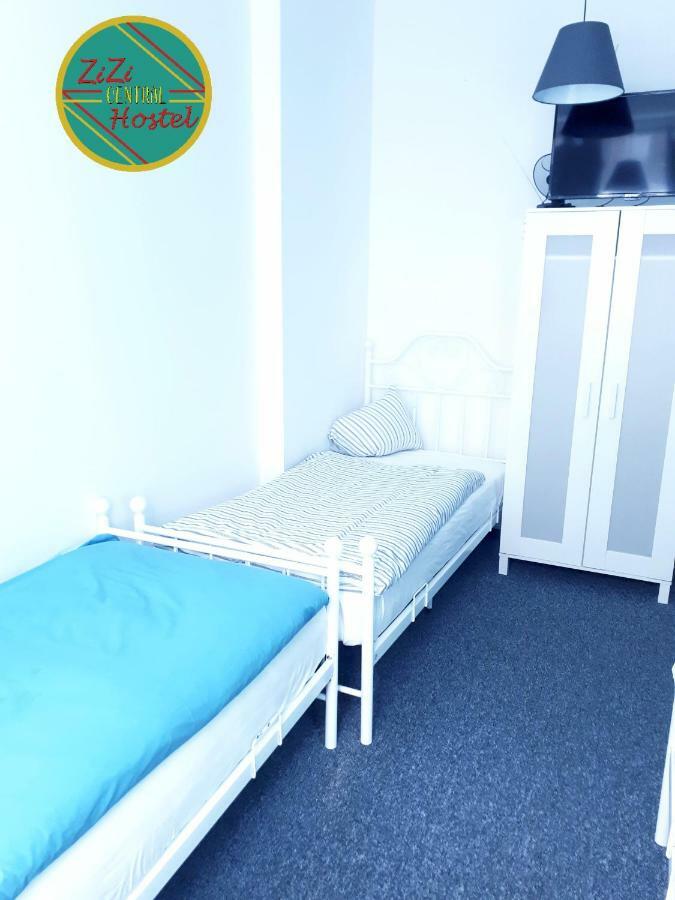 Zizi Central Hostel Varsavia Esterno foto