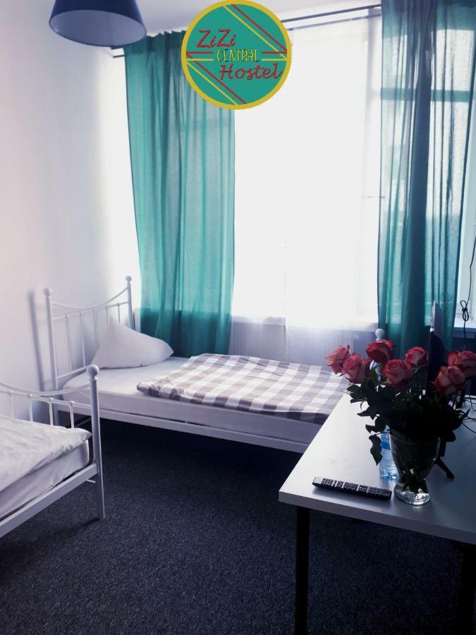 Zizi Central Hostel Varsavia Esterno foto